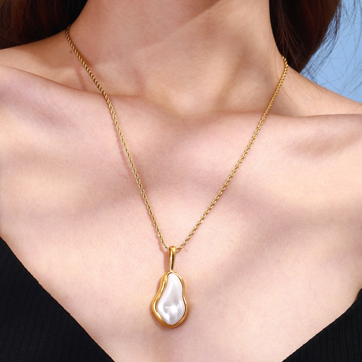 Elegant Geometric Stainless Steel Plated Pearl Necklace for Women