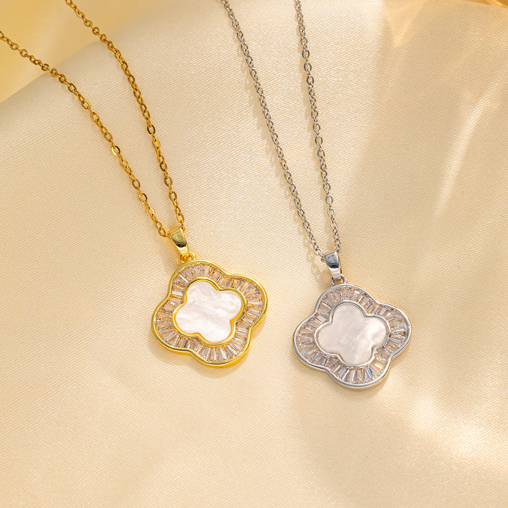 Collana a Trifoglio Minimalista in Acciaio al Titanio con Zircone e Pendente in Madreperla su Catena O per Donna