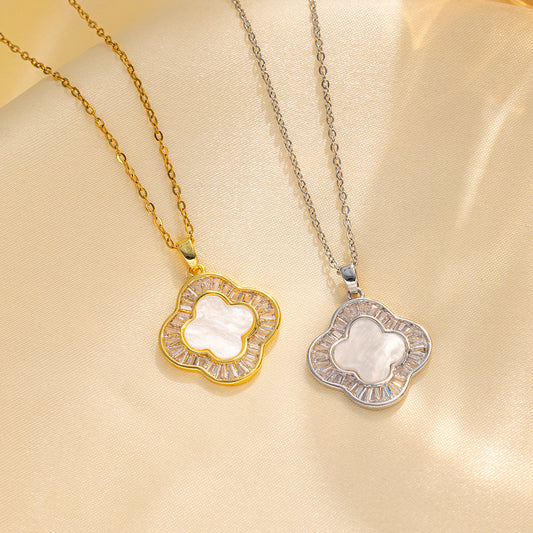Collar minimalista de trébol de acero de titanio con circonita y colgante de nácar en cadena O para mujer