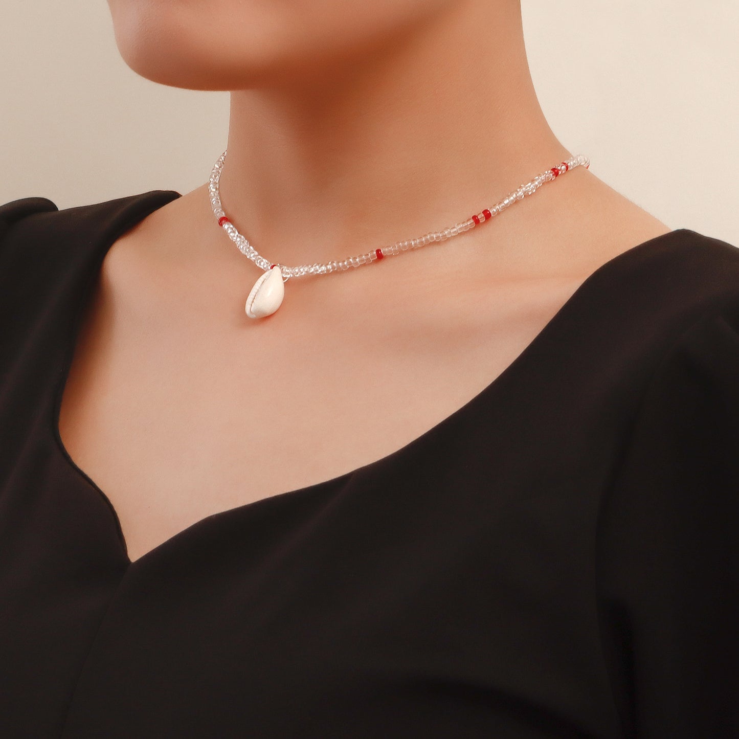 Bohemian Style Heart-Shaped Alloy Pendant Necklace with Geometric Design, Electroplated Short Clavicle Chain for Women