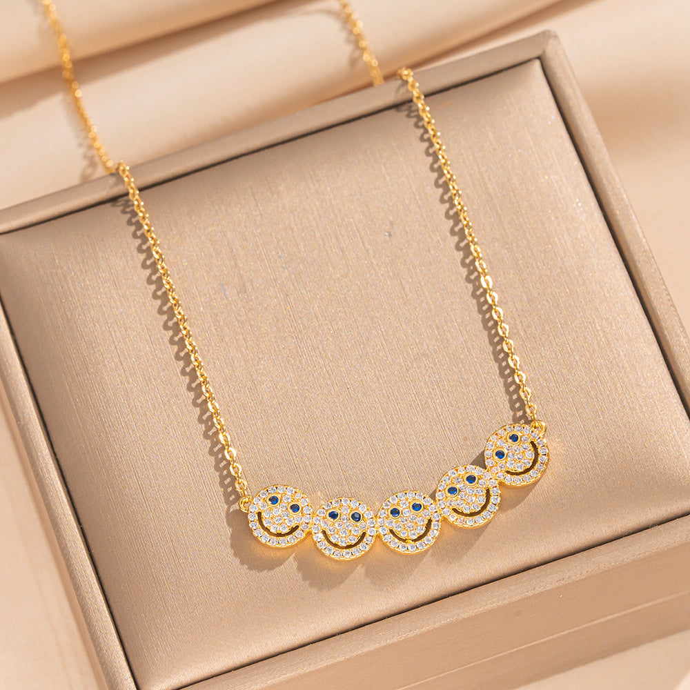 Light Luxury Star-Shaped Pendant Necklace for Women with 18K Gold Plated Copper and Titanium Steel O-Chain