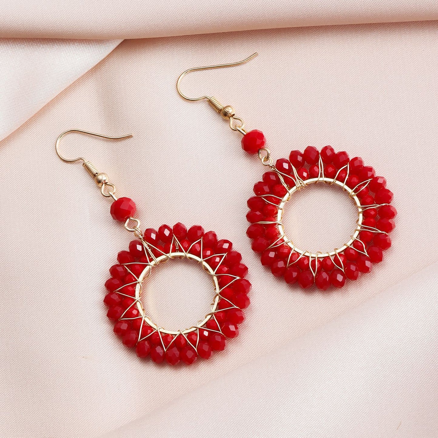 Pendientes de aro tejidos de cristal coloridos para mujer con forma geométrica y acabado galvanizado