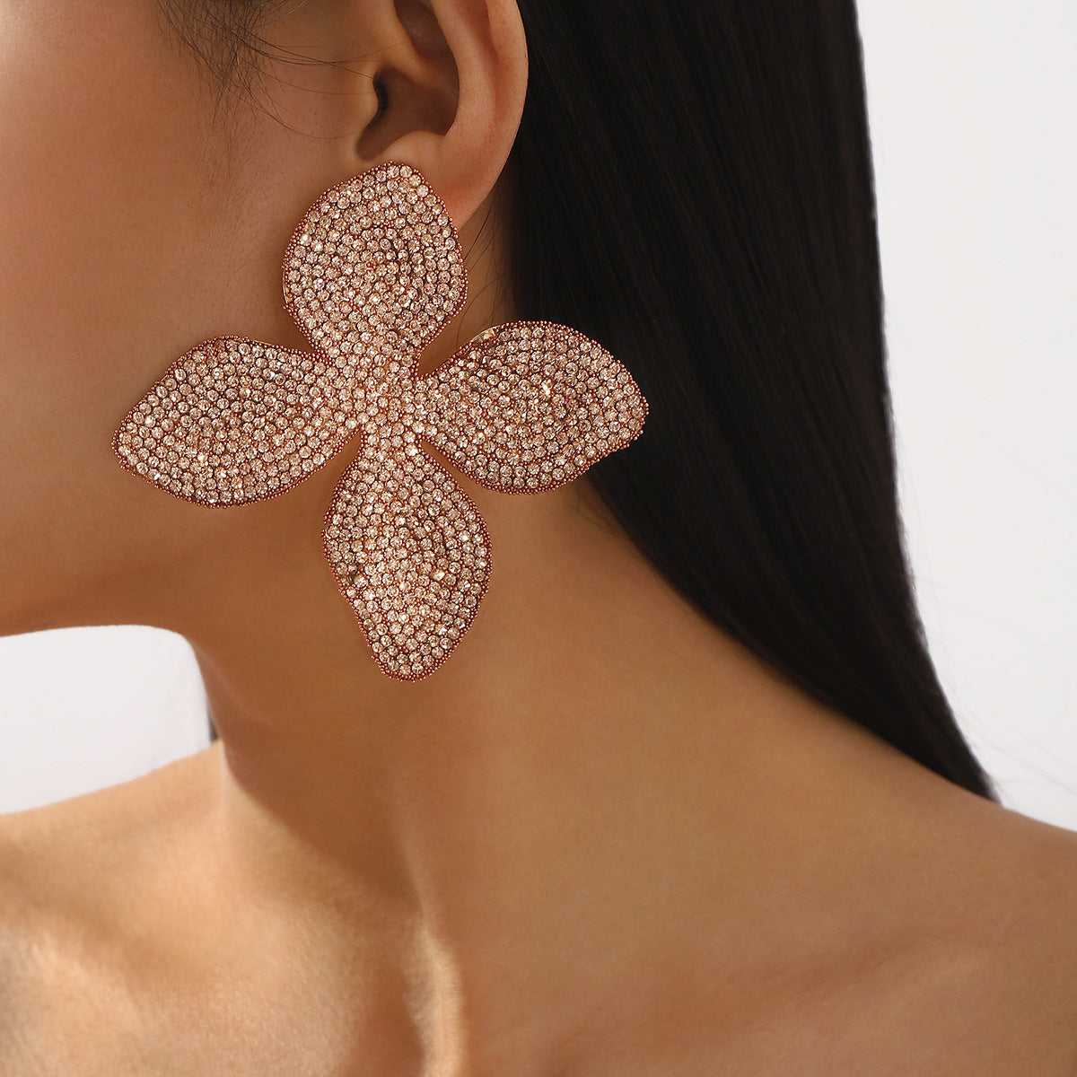 Orecchini da donna alla moda in lega floreale con intarsio di strass