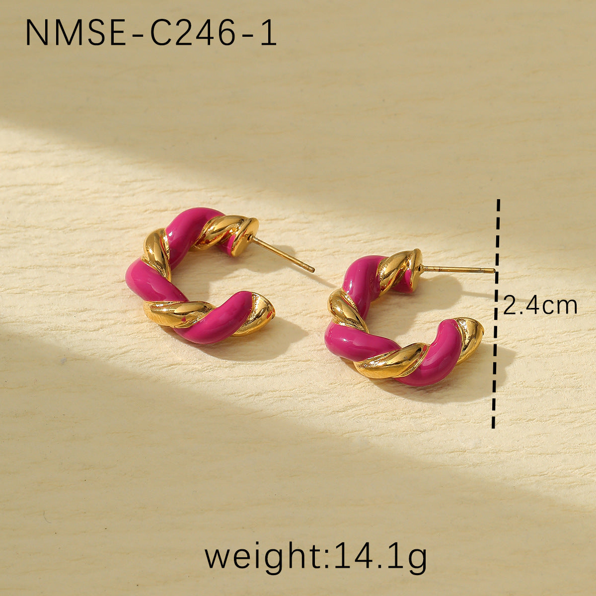 Pendientes de acero inoxidable en forma de corazón estilo retro con acabado chapado, diseño delicado y dulce para mujer
