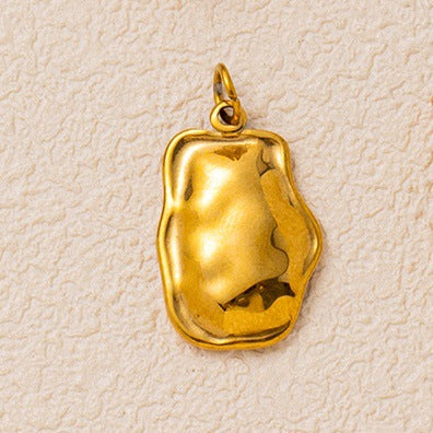 Colgante de barra con diseño de llave de acero inoxidable bañado en oro de 18 quilates de estilo vintage para mujer