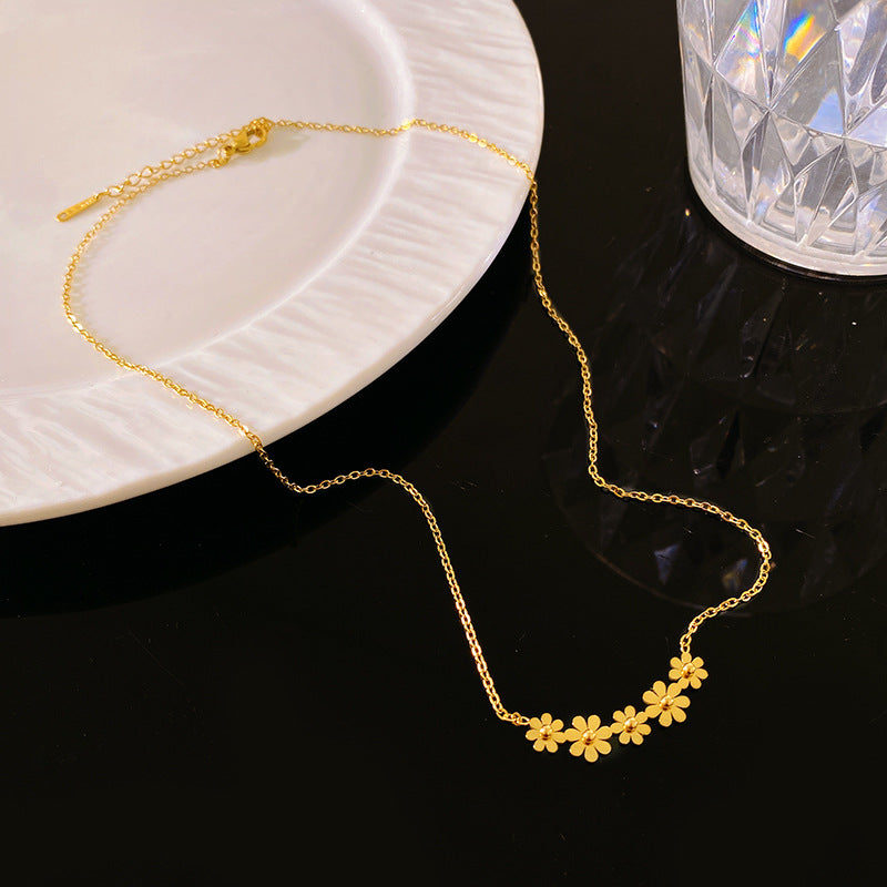 Sweet Floral Titanium Steel Plated Daisy Necklace