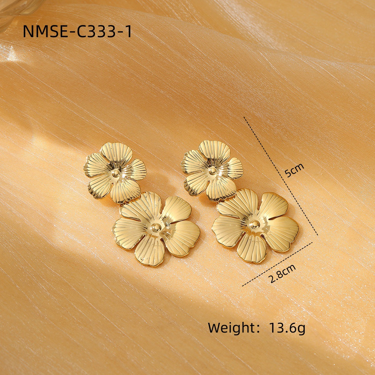 Fashionable Floral-Shaped Titanium Steel Earrings for Women with Vacuum Plating in 18K Gold Finish Stainless Steel