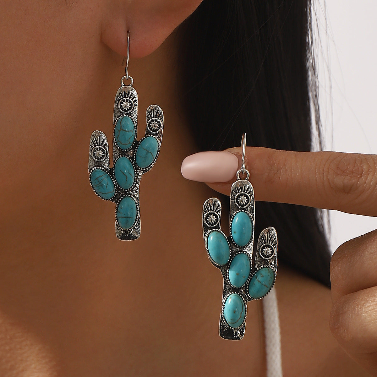 Pendientes étnicos vintage de aleación con diseño de cactus tallado y acabado envejecido, incrustaciones de turquesa para mujer