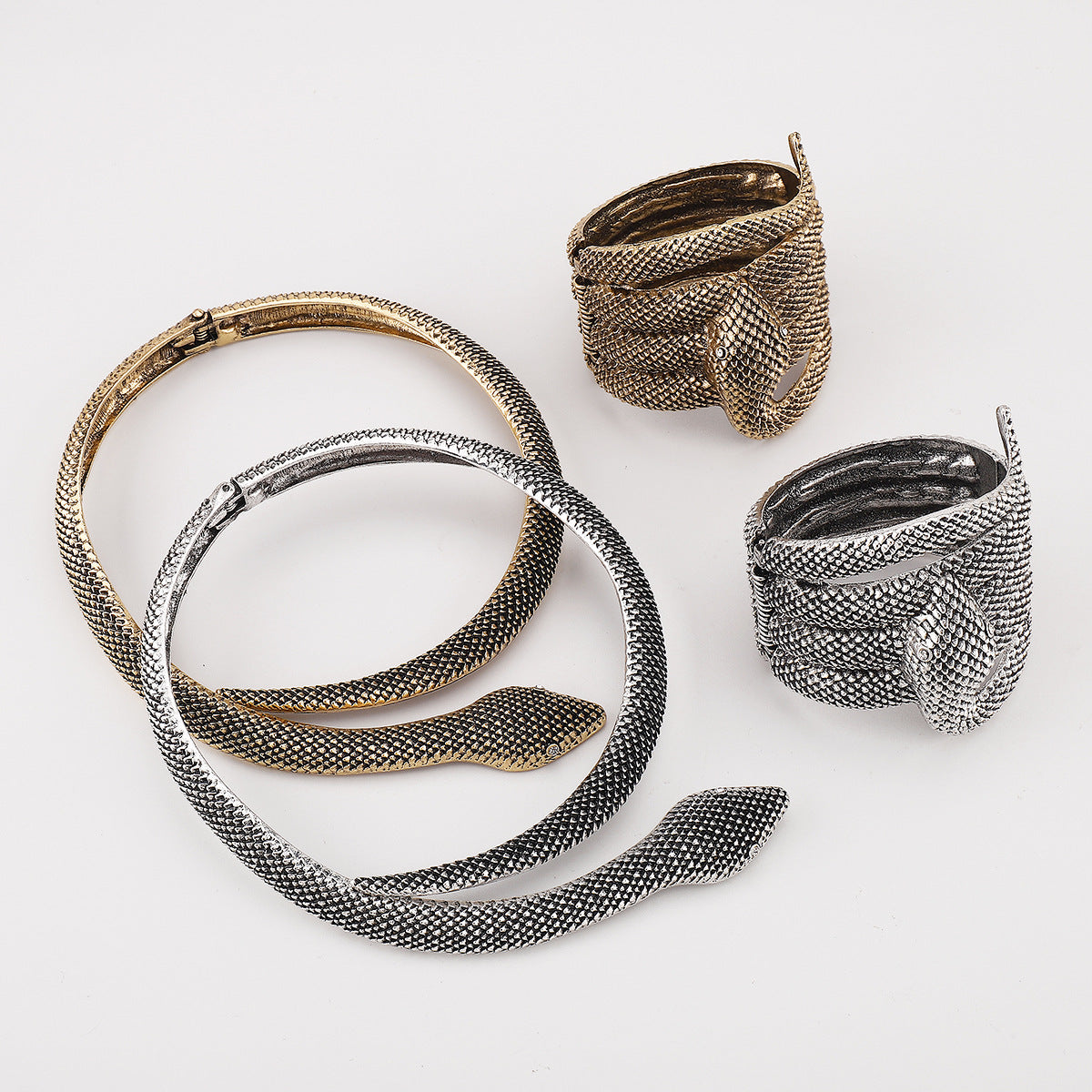 Gargantilla de aleación con forma de serpiente de estilo vintage para mujer con diseño industrial y acabado metálico