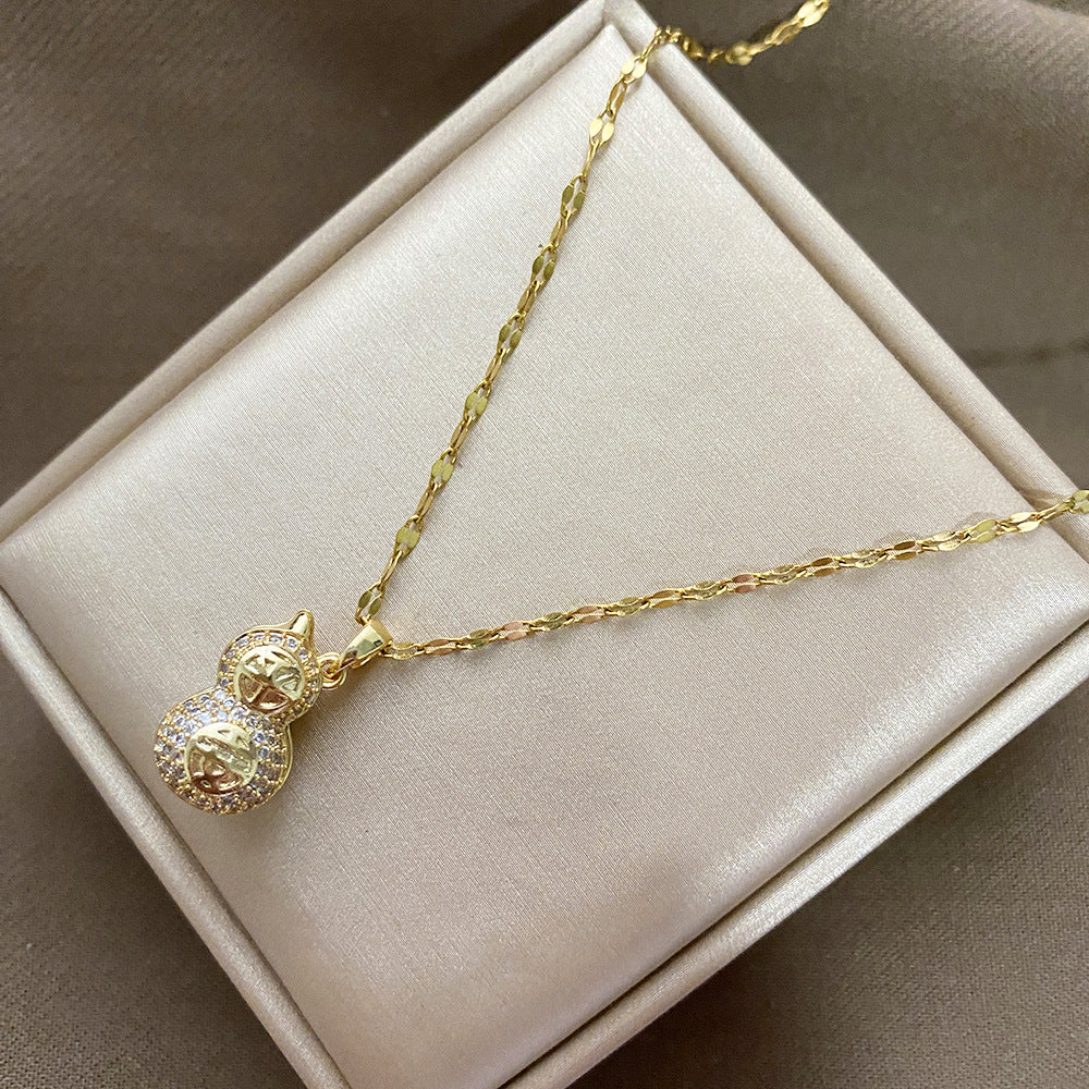Minimalist Irregular Floral Pearl Pendant Necklace for Women with Titanium Steel Chain and Plated Finish