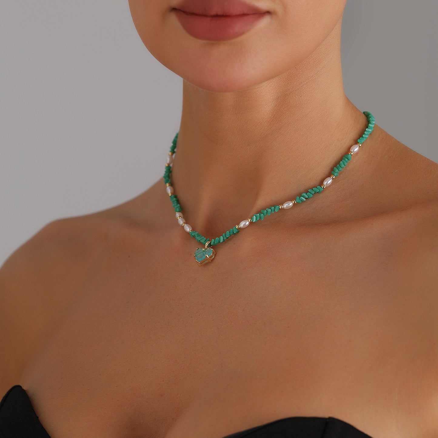 Collar de Aleación con Forma de Corazón Romántico con Acentos de Cristal y Perlas, Delicada Cadena para Mujer