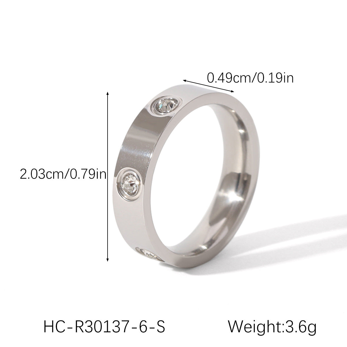 Anello da donna minimalista in acciaio inossidabile placcato oro 18 carati con intarsio di strass