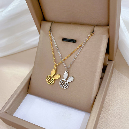 Collar colgante de conejo minimalista de acero de titanio chapado en oro para mujeres y hombres, joyería con cadena de medallón de diseño geométrico