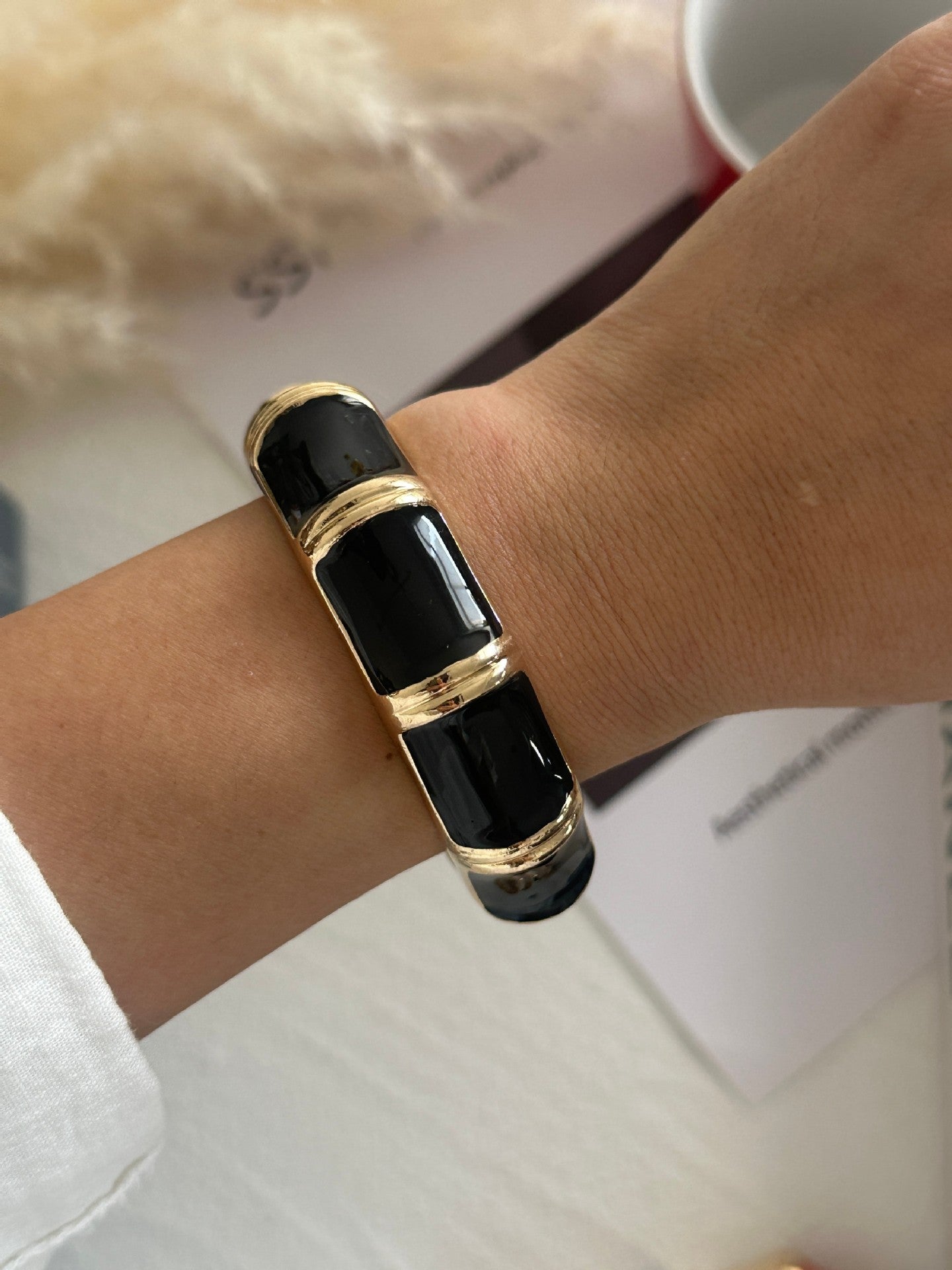 Bracciale da donna a polsino in lega smaltata pesante vintage con bambù geometrico