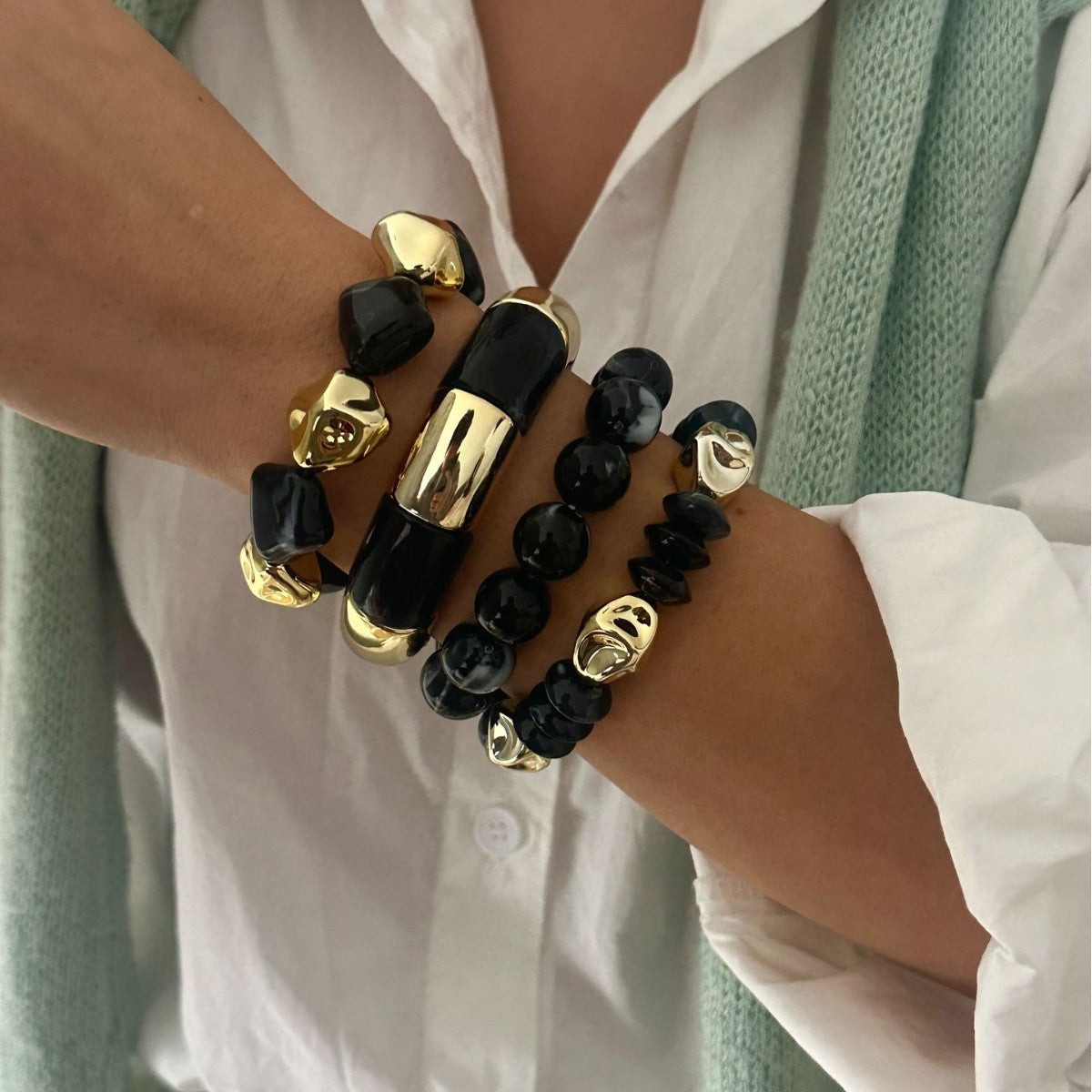 Creative Geometric Round Black Acrylic Stretch Bracelet