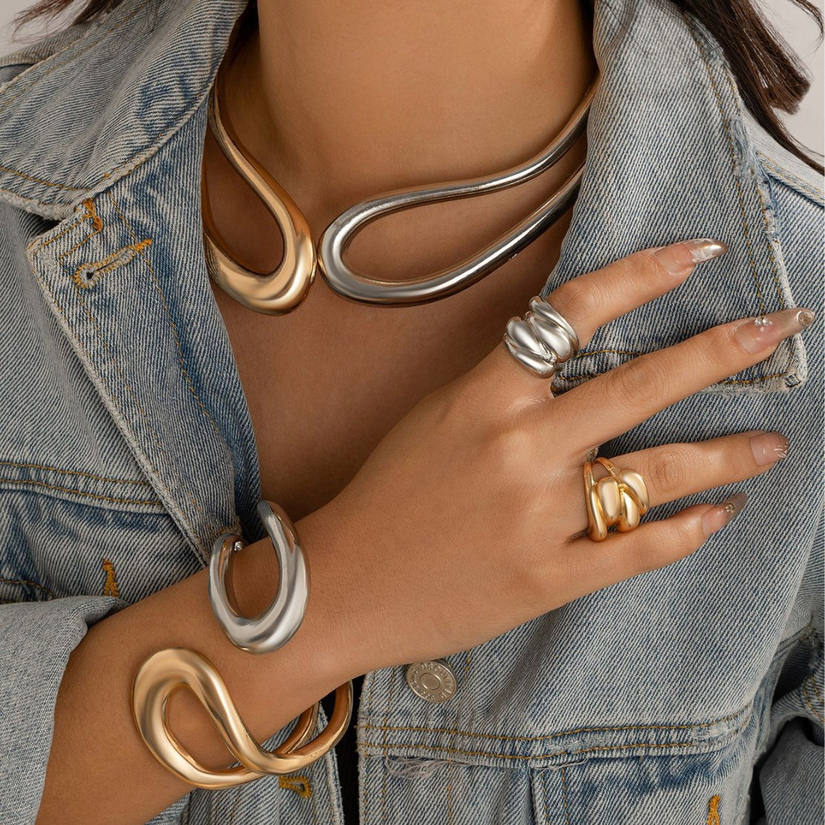 Minimalist Exaggerated Twisted Double Layer Alloy Choker Necklace for Women