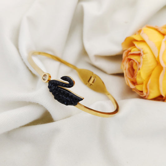 Minimalist Black Swan Bracelet for Women Made of Titanium Steel with Rhinestone Inlay and Plated Finish