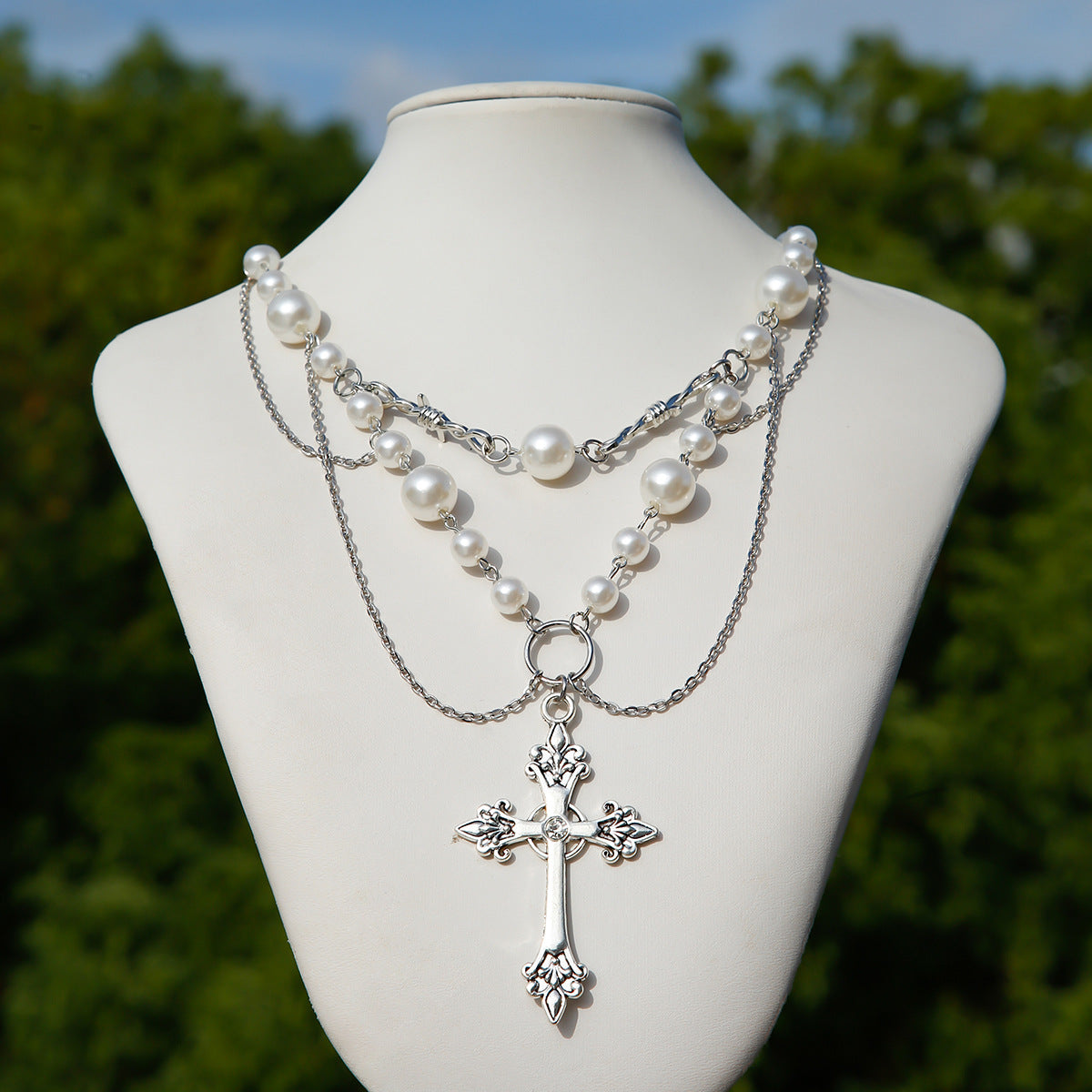 Collana con ciondolo a croce stile gotico con nappa per donna, base in lega con finitura galvanizzata, design geometrico
