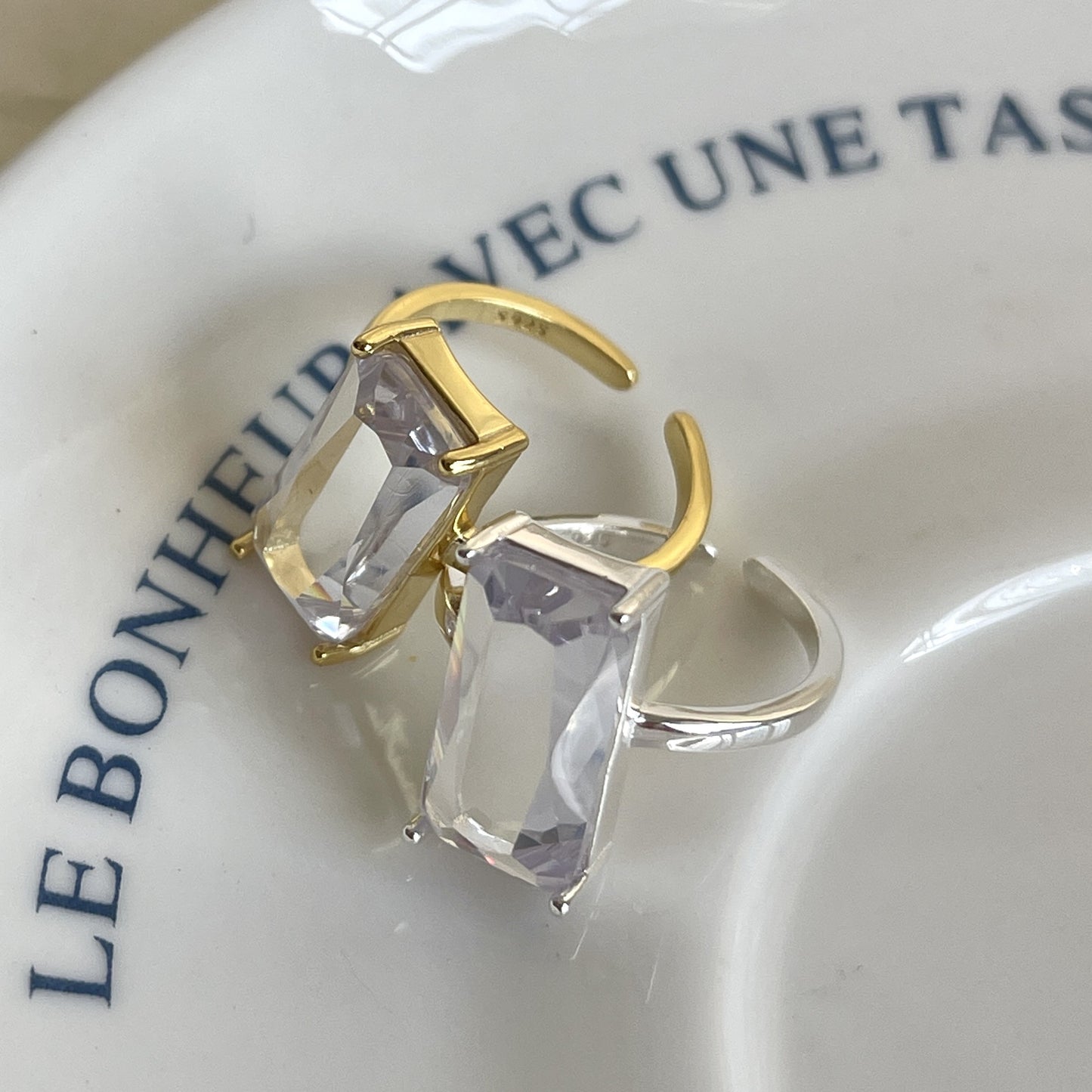 Anello da donna minimalista, dolce, in argento sterling 925, rettangolare, geometrico, intarsiato con zirconi cubici
