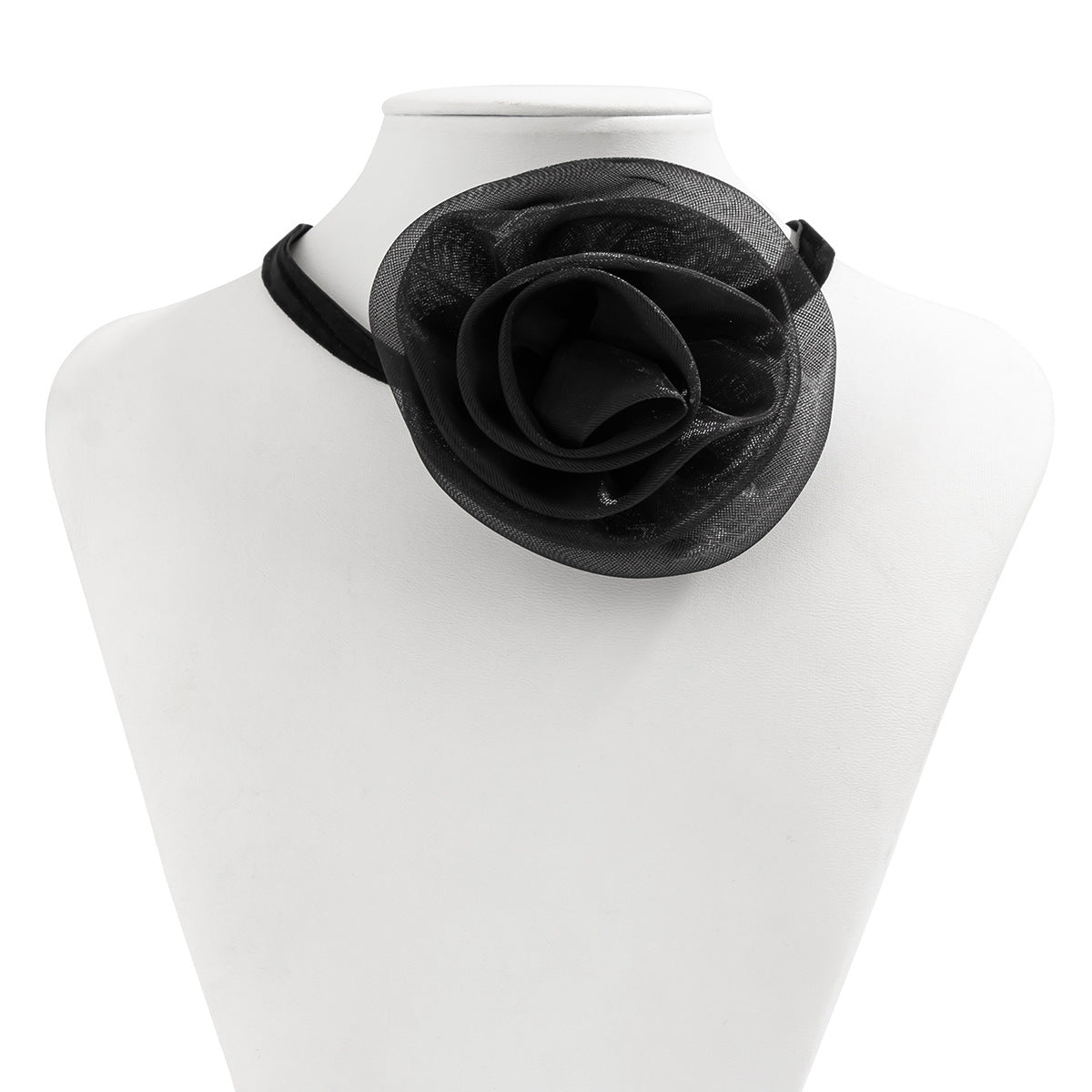 Vintage Floral Choker Necklace for Women with 3D Rose Design and Lace Accents on Velvet Band
