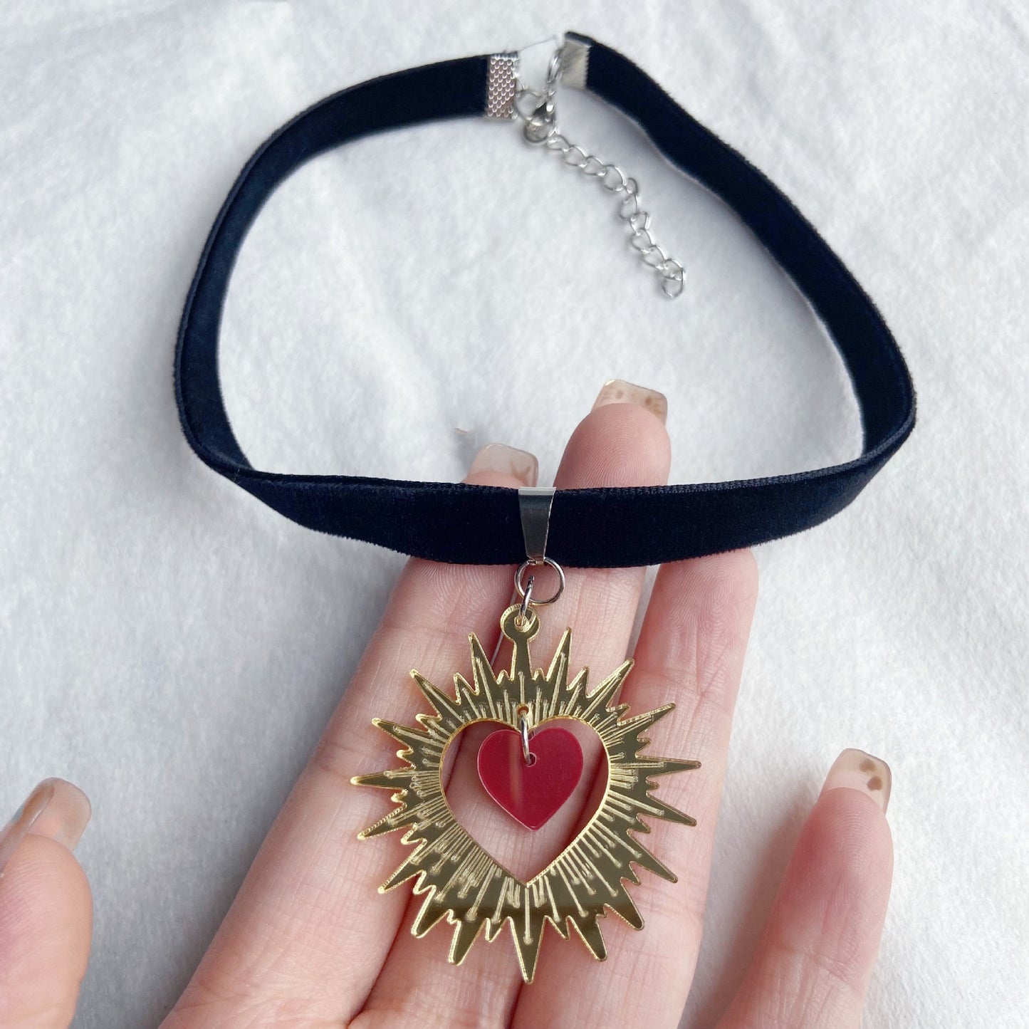 Sweet-Edgy Velvet Choker Necklace with Acrylic Star Snowflake Bat Skull Heart Pendant in Geometric and Insect Shapes