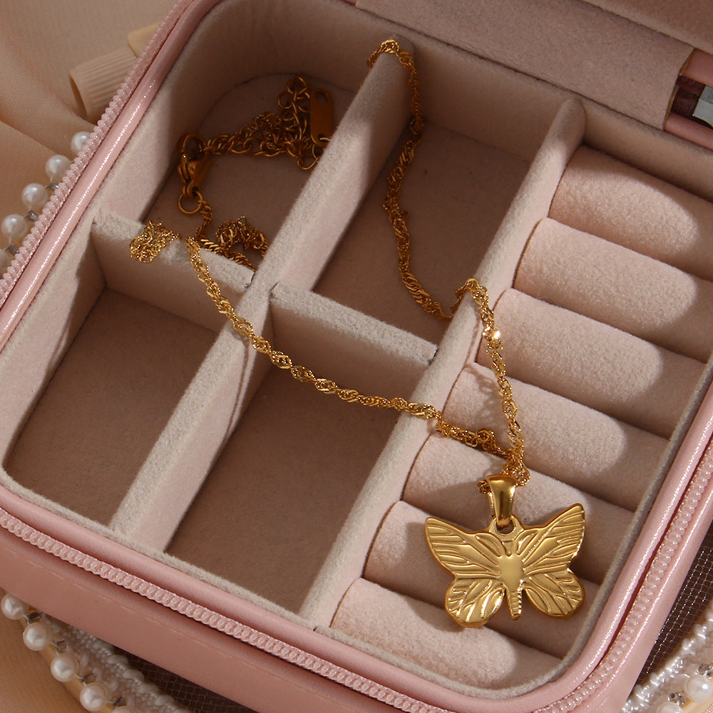 Fashion Baroque Butterfly Pendant Necklace for Women in Stainless Steel with Plated Finish, Delicate Clavicle Chain