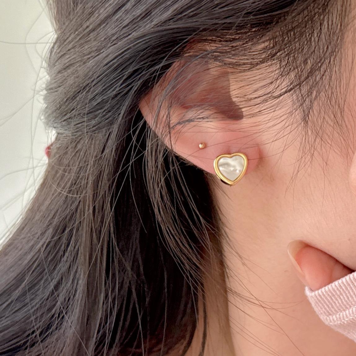 Pendientes Minimalistas de Plata de Ley 925 con Baño de Oro en Forma de Corazón, Estilo Dulce y Fresco