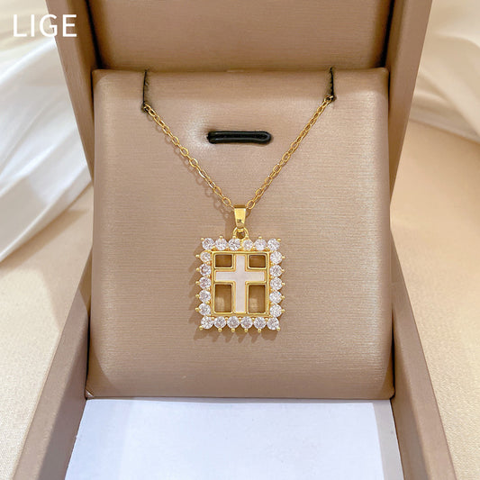 Collana con Pendente a Croce Geometrica Minimalista in Acciaio al Titanio con Intarsio di Strass per Donne e Uomini