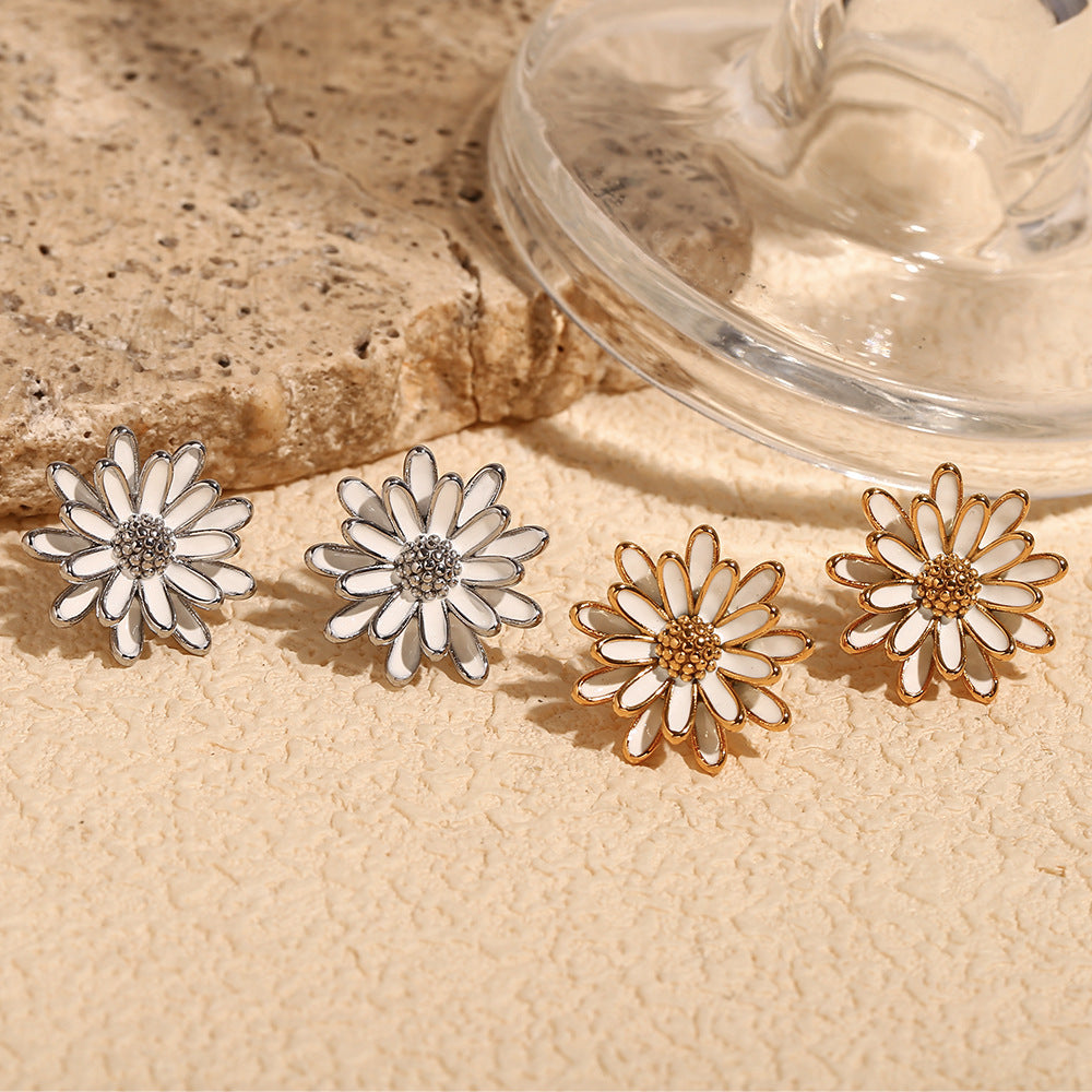 Orecchini da donna alla moda minimalisti a forma di margherita in acciaio inossidabile placcati oro 18 carati con smalto