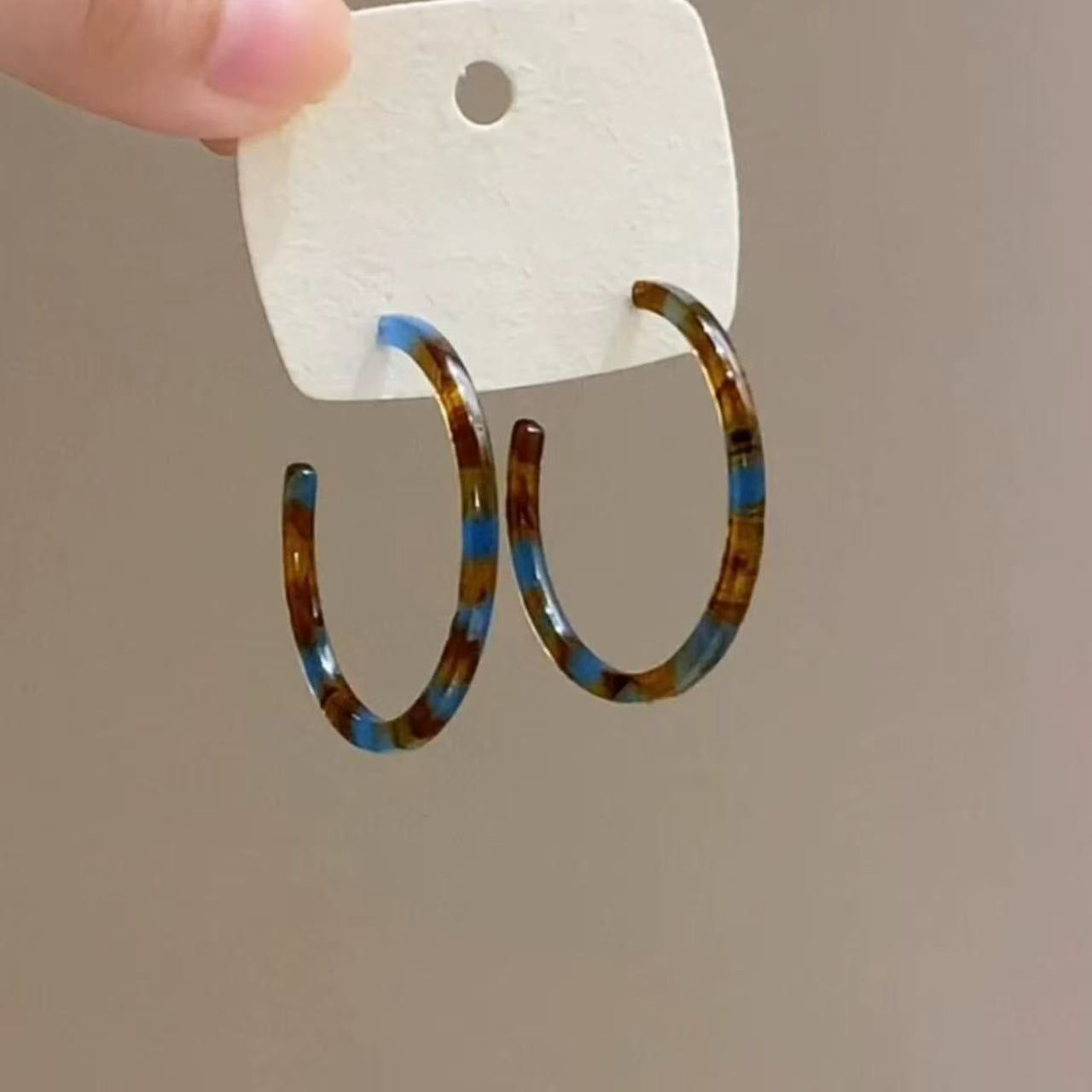 Orecchini a cerchio geometrici rotondi minimalisti da donna con base in rame placcato oro e perni in argento sterling 925, gioielli eleganti di lusso adatti all'ufficio