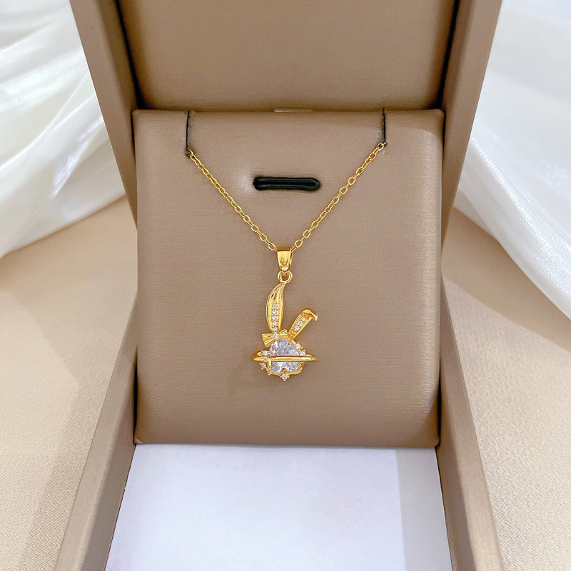 Elegante collar de acero inoxidable con diseño de conejo e incrustaciones de diamantes de imitación para mujer y hombre, colgante geométrico minimalista en cadena de acero de titanio