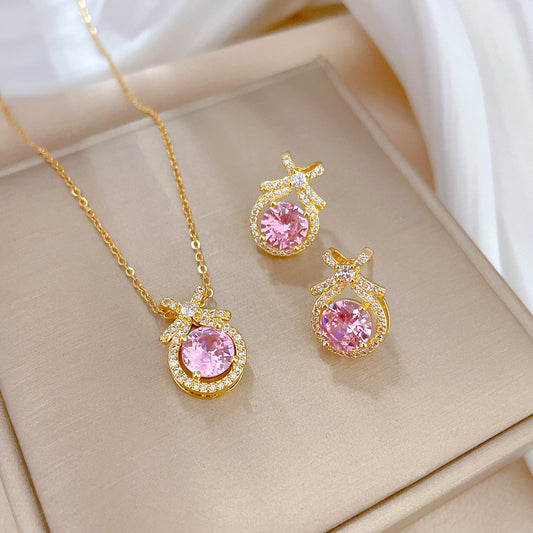 Parure Collana con Ciondolo a Farfalla e Orecchini in Acciaio al Titanio di Lusso con Intarsi di Strass per Eventi Formali da Donna