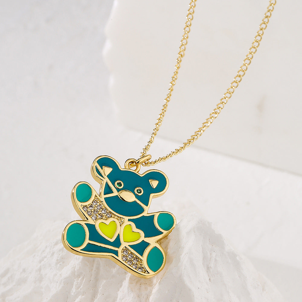 Collana con Pendente Orsetto Carino da Donna Realizzata in Rame con Placcatura in Oro 18K e Finitura a Smalto con Accenti in Zirconi Cubici