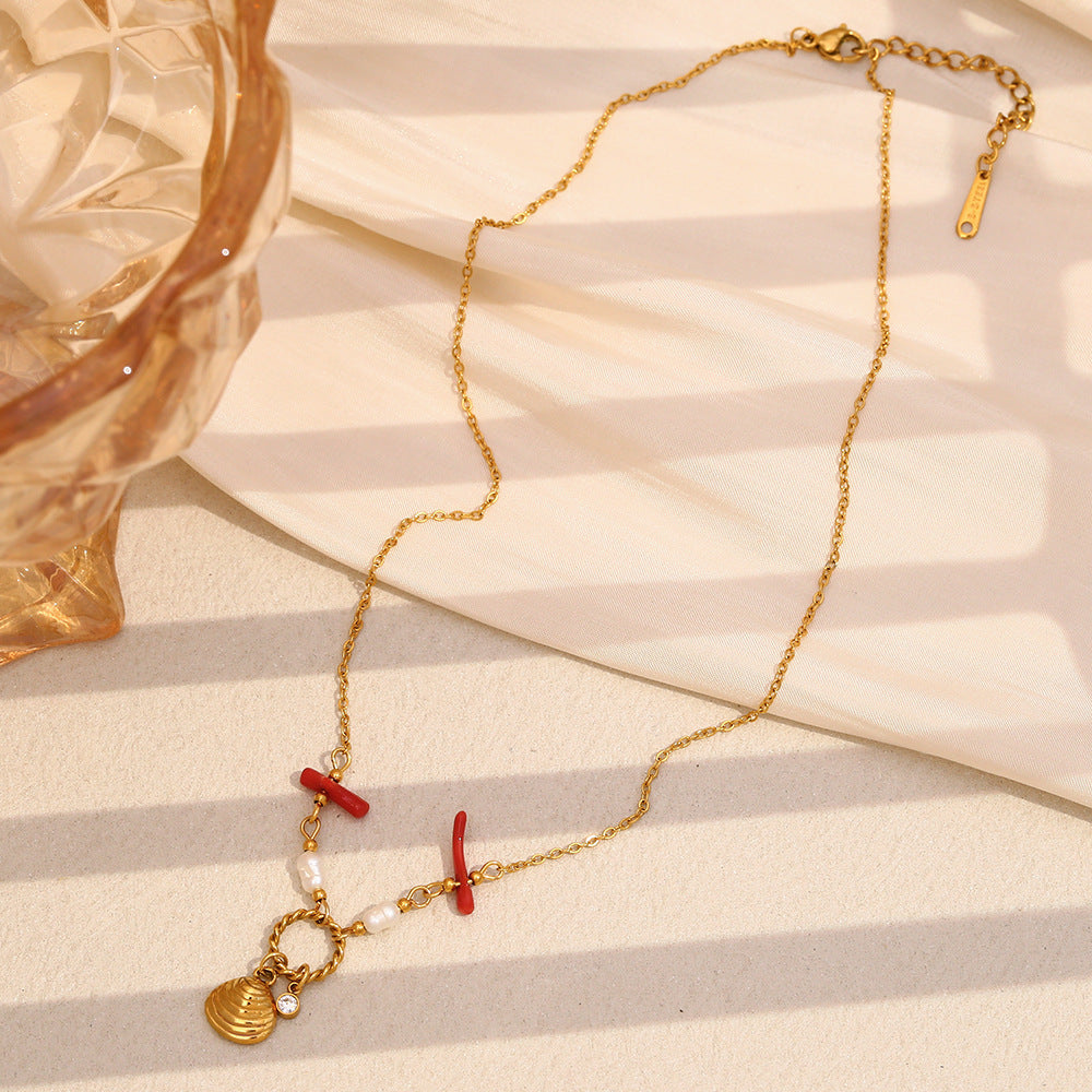 Collana con Pendente Geometrico d'Ispirazione Vintage da Donna in Acciaio Inossidabile con Placcatura in Oro 18K Design Creativo a Concha