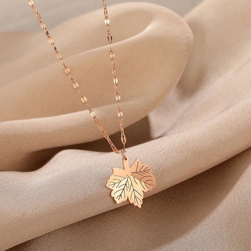 Original Design Irregular Leaf and Abacus Pendant Necklace for Women in Titanium Steel with Plated Finish