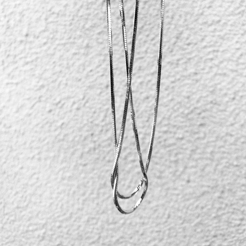Collana a catena a serpente in acciaio al titanio con forme geometriche, di tendenza, per donna