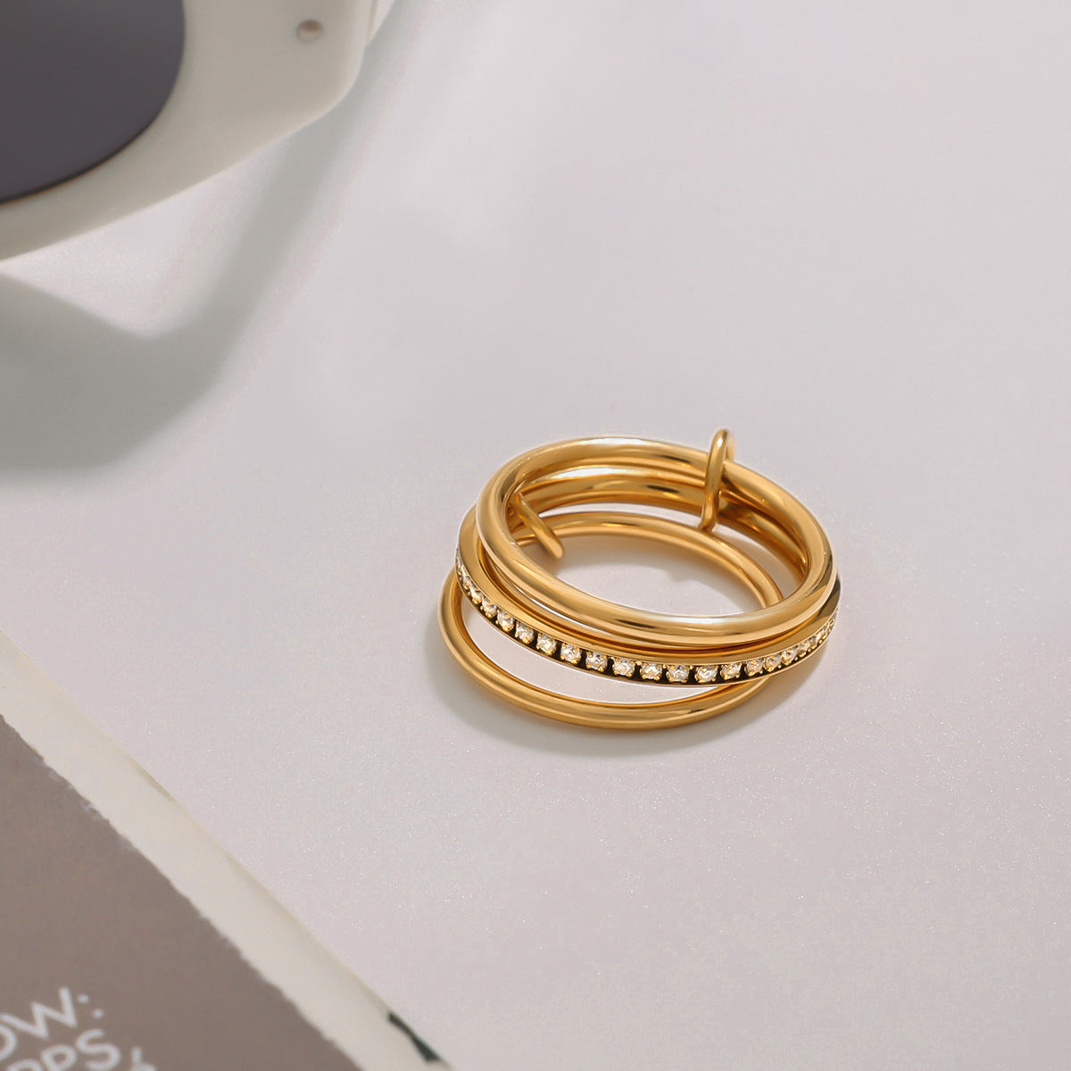 Anello da donna impilabile in acciaio inossidabile placcato, tondo, geometrico e minimalista