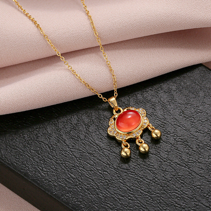 Original Design Irregular Animal-Shaped Titanium Steel Pendant Necklace for Women with Plated Finish and Color-Changing Temperature-Sensitive Charm