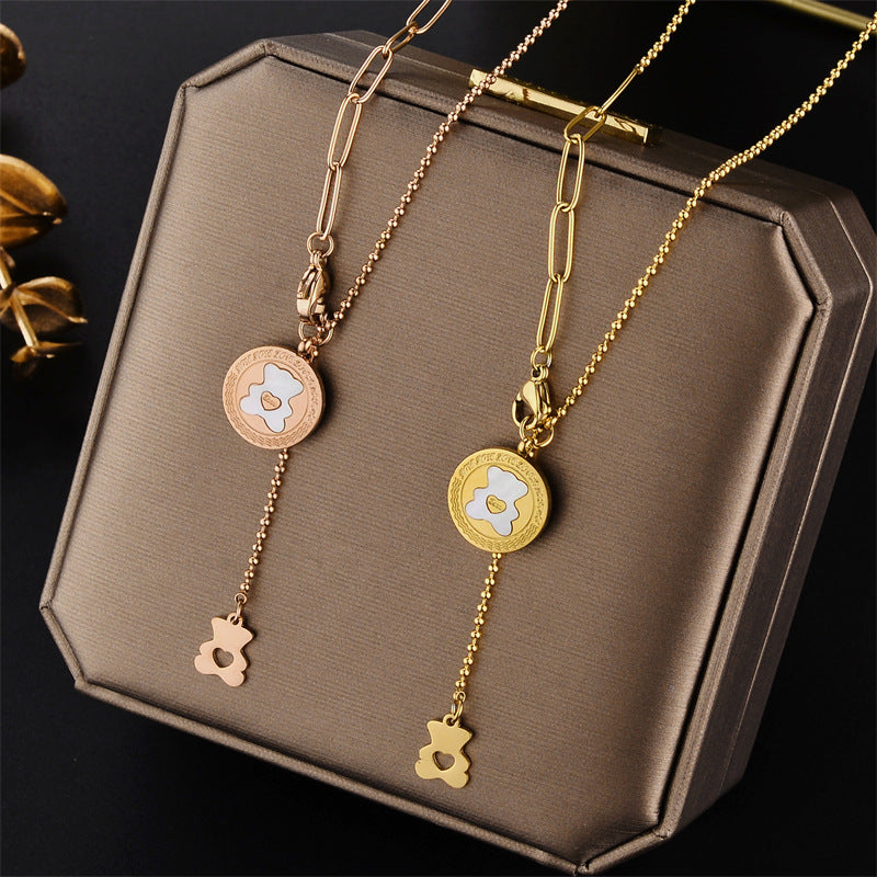 Collar de cadena con colgante de oso de dibujos animados para mujer en acero titanio con acabado chapado, cadena de clavícula minimalista con forma de animal