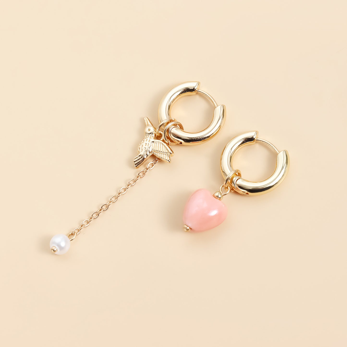 Pendientes Asimétricos con Corazón y Pájaro de Estilo Vintage Geométricos de Aleación de Zinc con Acabado Chapado
