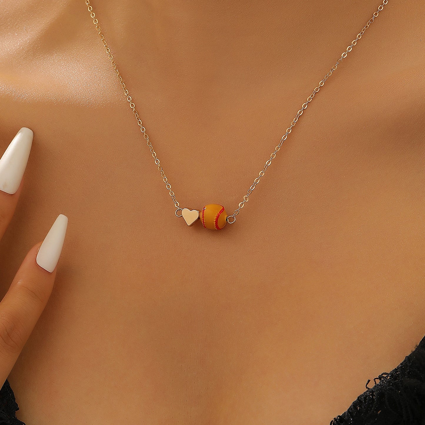 Collar deportivo geométrico de corazón de aleación de zinc chapado para mujer
