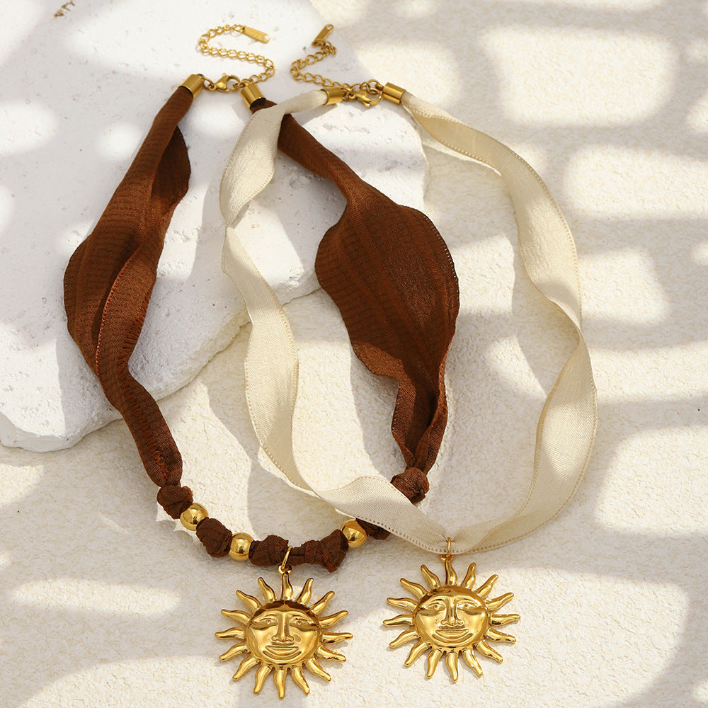 Luxury Geometric Stainless Steel Gold Plated Sun Face Pendant Necklace for Women