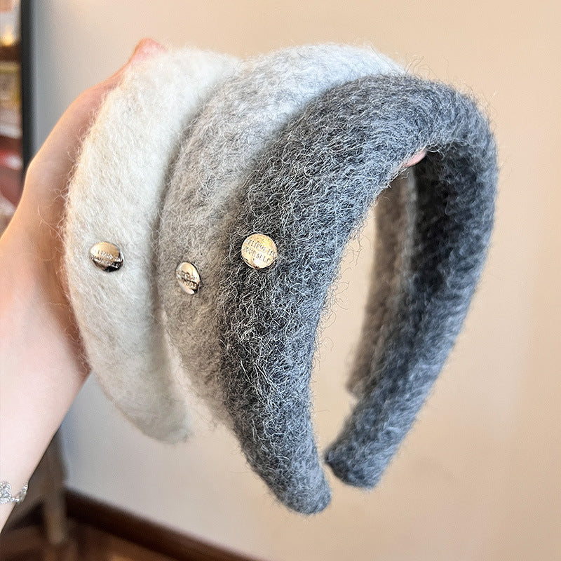 Diadema de letras de terciopelo para mujer con acabado artesanal, accesorio para el cabello moderno y versátil para otoño e invierno
