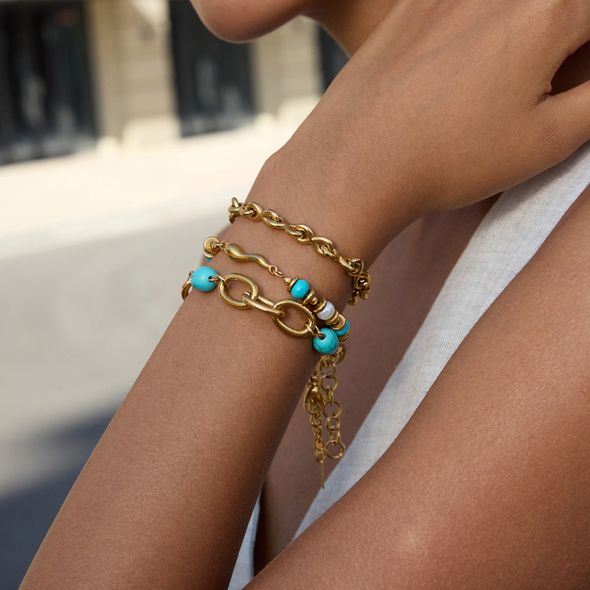Pulsera geométrica de acero inoxidable chapado para mujer con detalles de turquesa, joyería de lujo minimalista