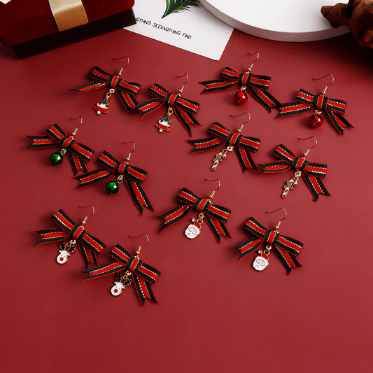 Orecchini di Natale geometrici con finitura placcata metallizzata per un look festivo