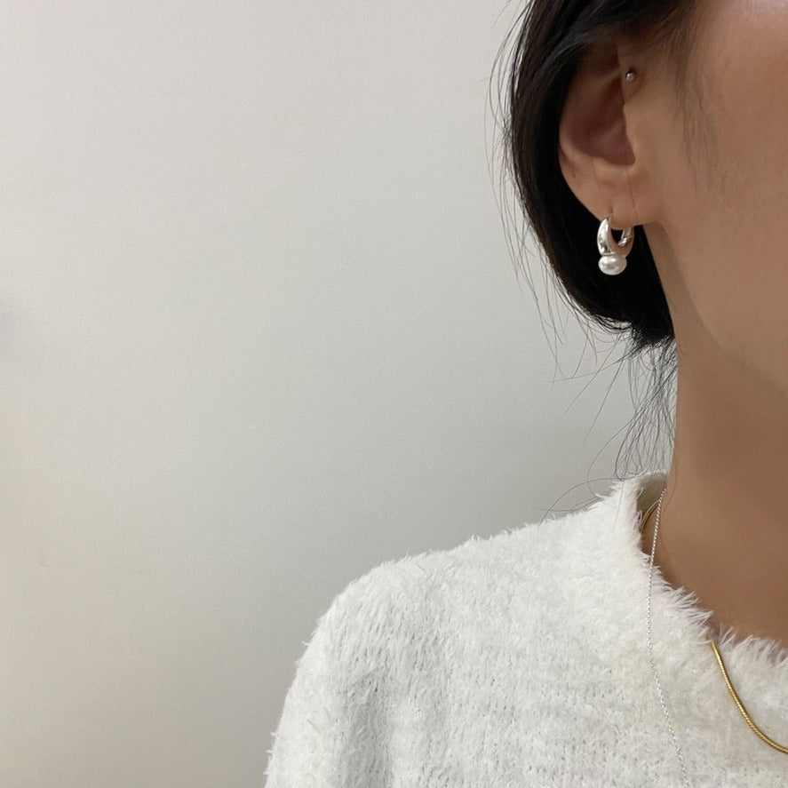 Orecchini a Cerchio Minimalisti da Donna Placcati Oro in Argento Sterling 925 con Perle d'Acqua Dolce Rotonde Geometriche