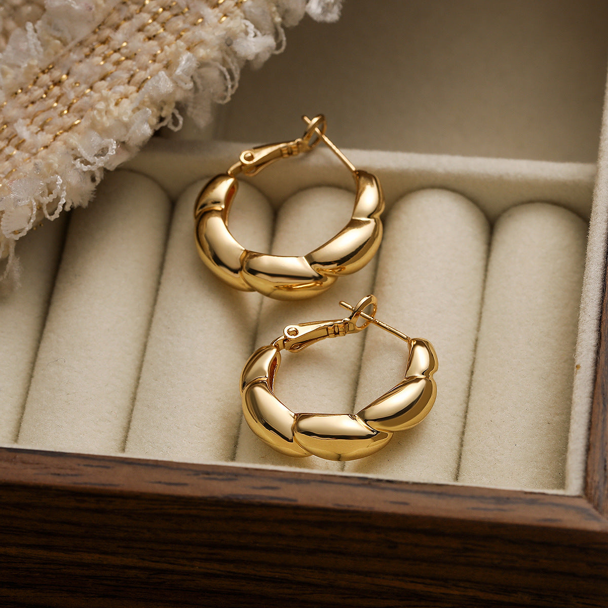 Irregular Geometric Wave-Shaped Copper Earrings with 18K Gold Plating for Women, Fashion-Forward Minimalist Design