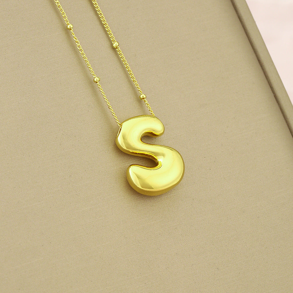 Collana girocollo minimalista da donna con ciondolo a lettera in rame placcato, catenina delicata