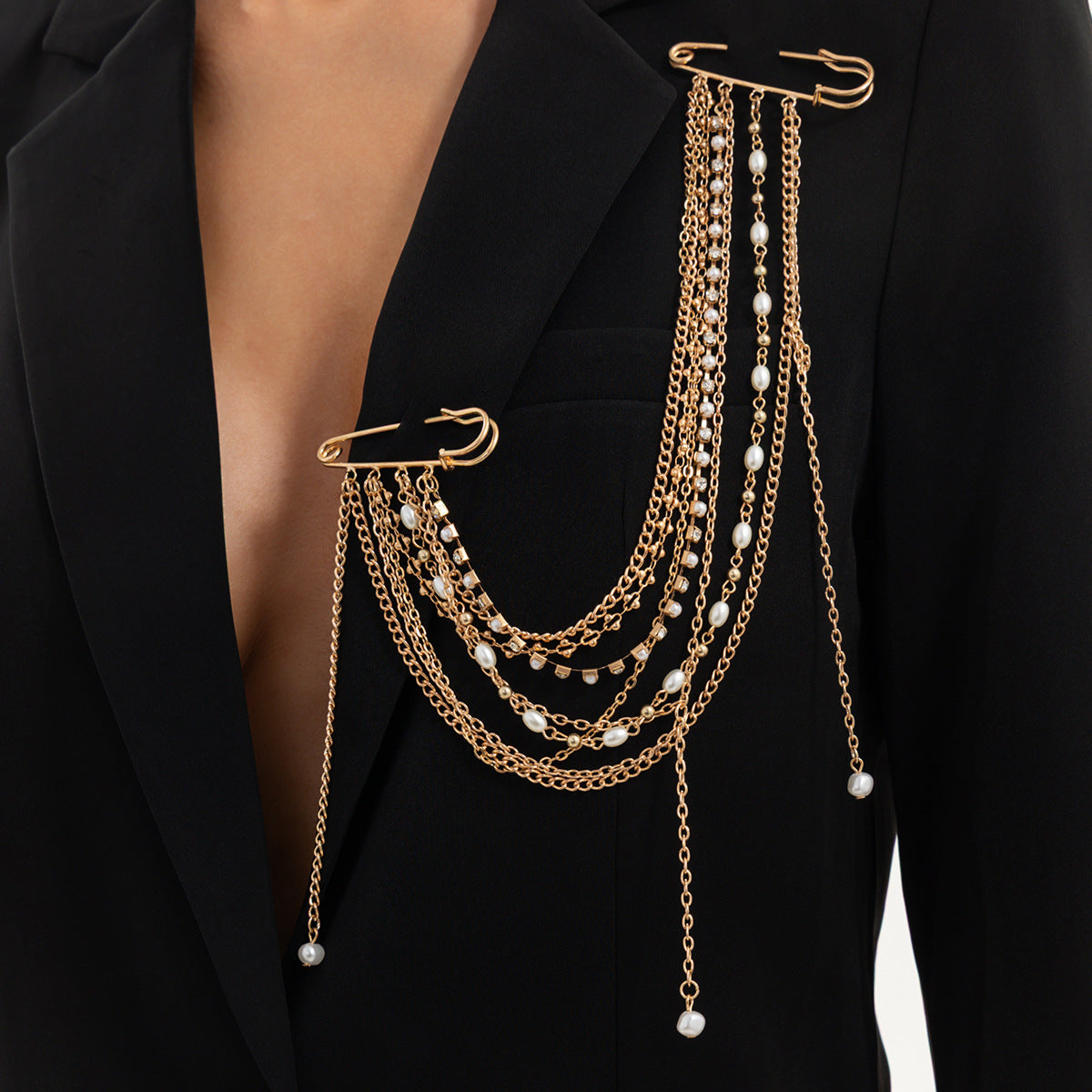 Chic Luxury Geometric Round Pearl Plated Iron Chain Tassel Brooch for Women