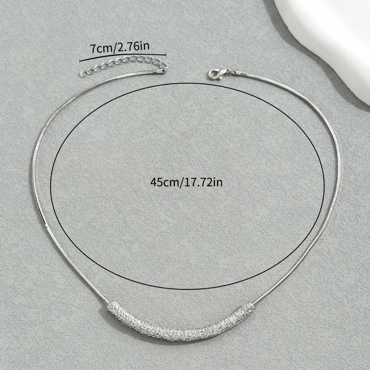 Collar de cobre con baño electrolítico de diseño geométrico minimalista para mujer, con delicado colgante de candado y elegante cadena a la altura de la clavícula